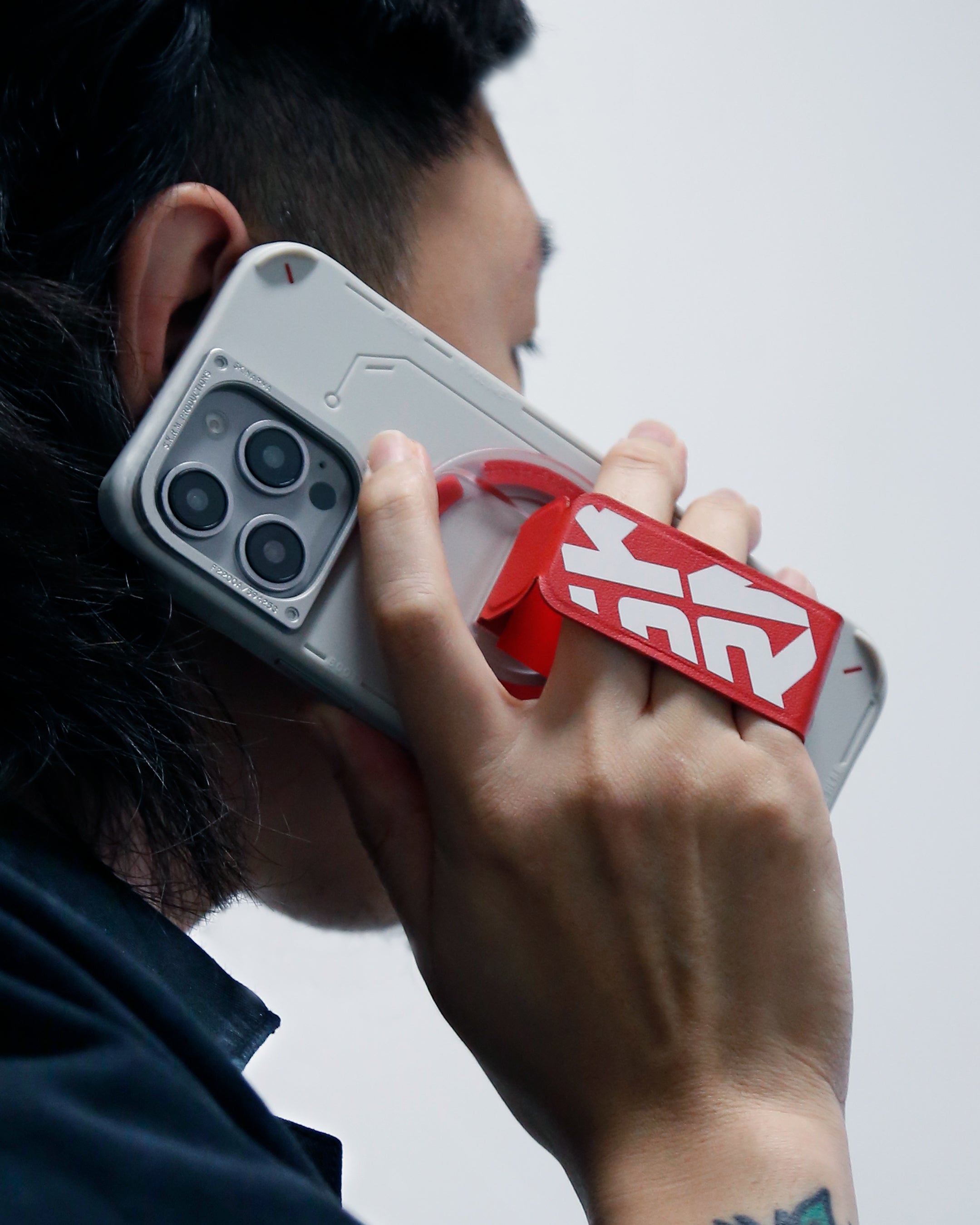 حامل قبضة مغناطيسية Skinarma KIRA KOBAI ARCH XE