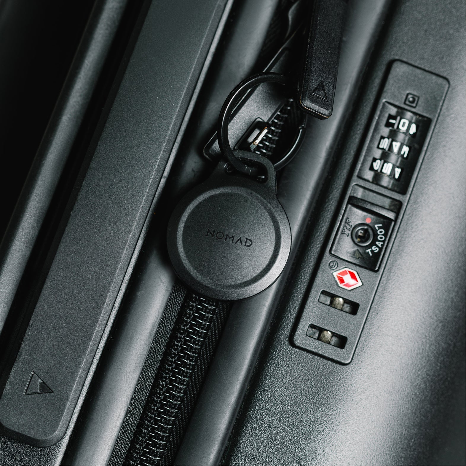 Nomad Rugged Keychain for AirTag 2 / 1