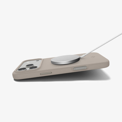 غلاف سبجن سيليكون فيت (ماج فيت) لآيفون 17 برو ماكس / آيفون 17 برو